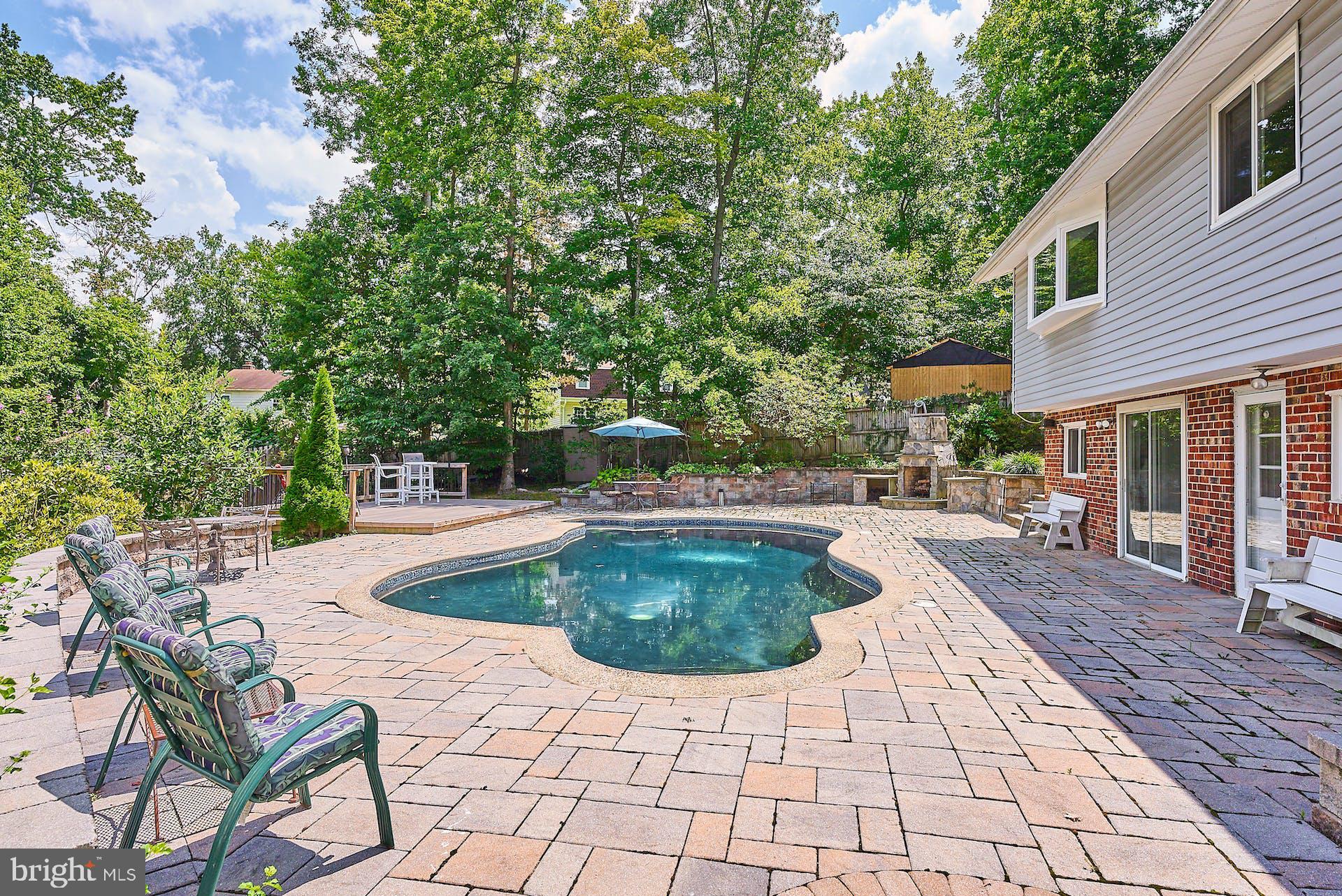 6911 Brisbane Street Springfield, VA 22152 - Photo 40 of 43 Plenty of Decking