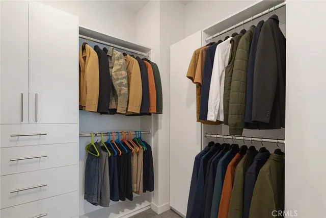 $4,800 | 2700 East Chaucer Street, Unit 2, Los Angeles, CA 90065