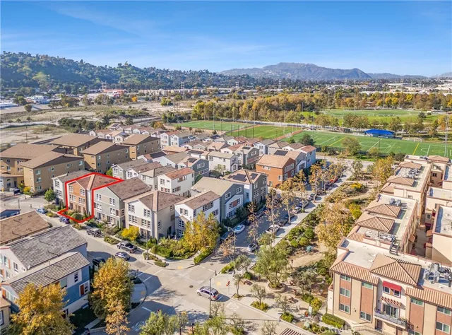 $4,800 | 2700 East Chaucer Street, Unit 2, Los Angeles, CA 90065