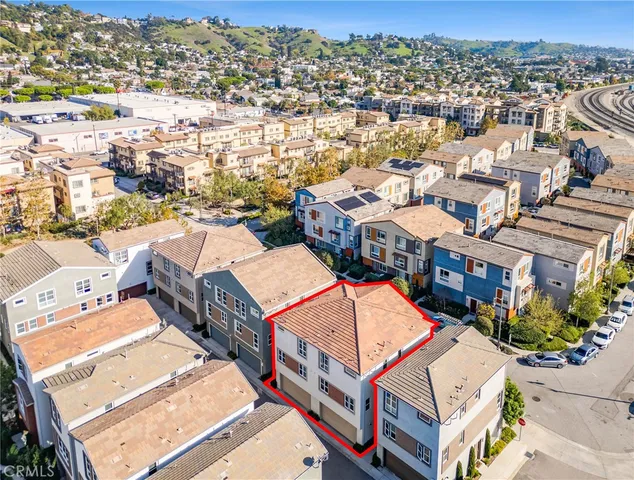 $4,800 | 2700 East Chaucer Street, Unit 2, Los Angeles, CA 90065