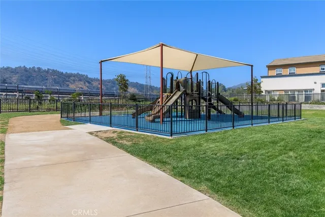 $4,800 | 2700 East Chaucer Street, Unit 2, Los Angeles, CA 90065