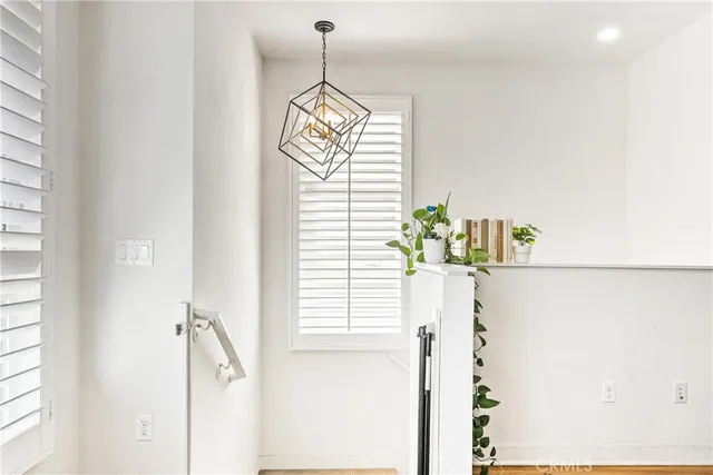 $4,800 | 2700 East Chaucer Street, Unit 2, Los Angeles, CA 90065