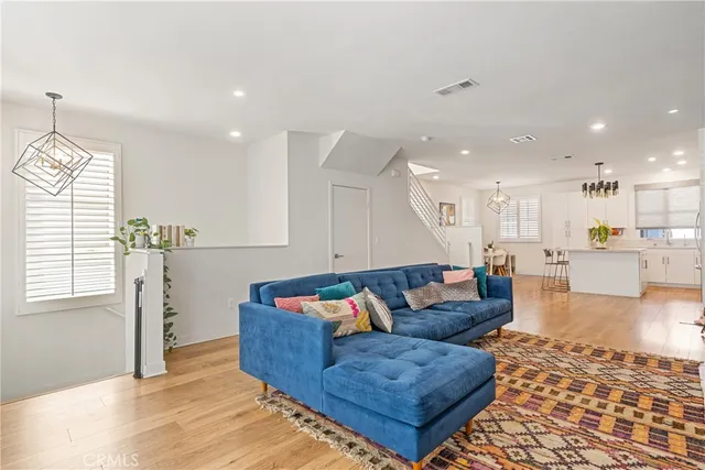 $4,800 | 2700 East Chaucer Street, Unit 2, Los Angeles, CA 90065