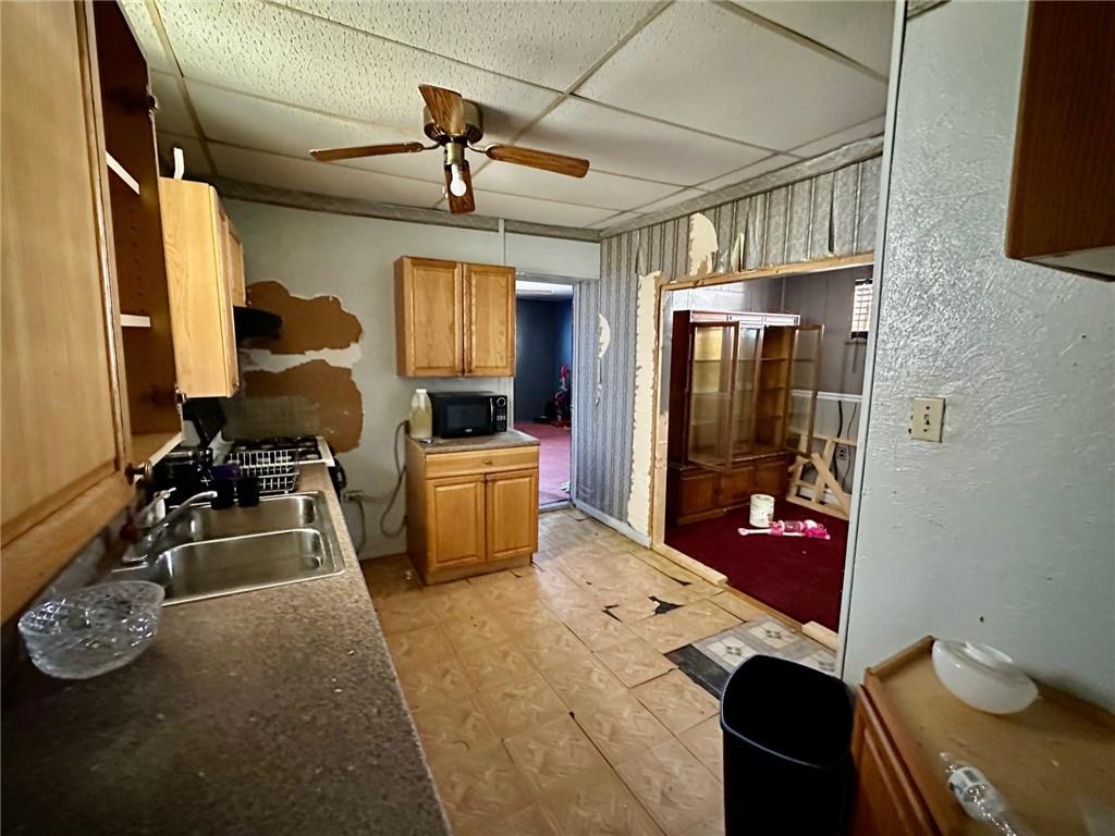 3170 McRoberts Road Pittsburgh, PA 15234 - Photo 7 of 12 Gallery Image 7