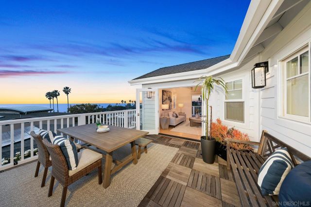 a view of balcony patio and deck