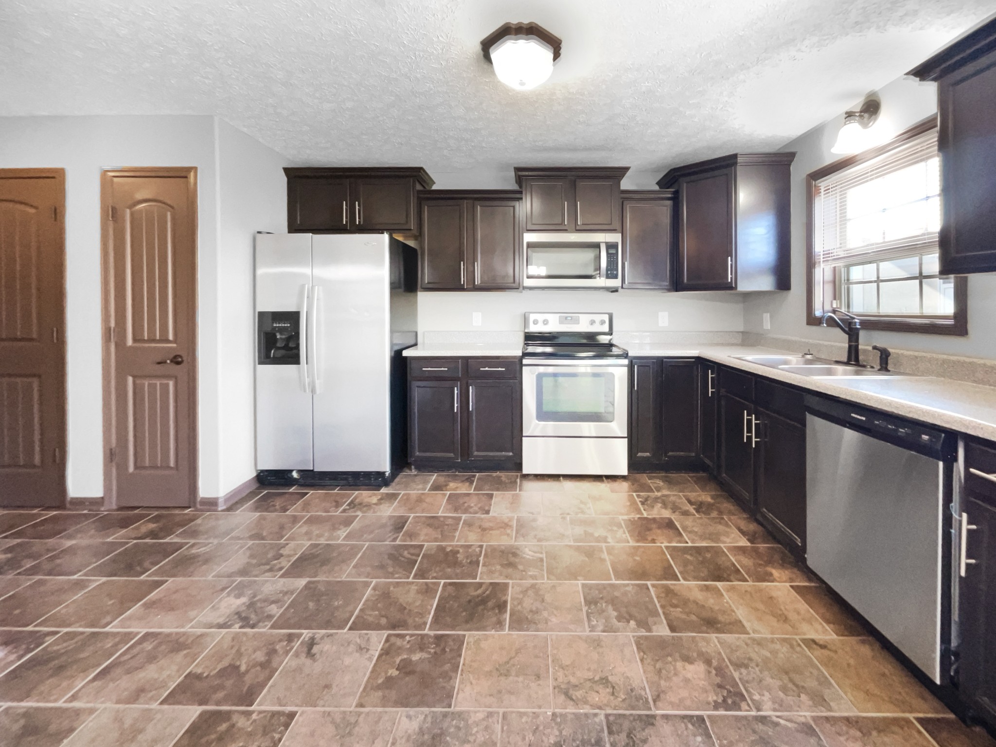 1450 Raven Road Clarksville, TN 37042 - Photo 2 of 25