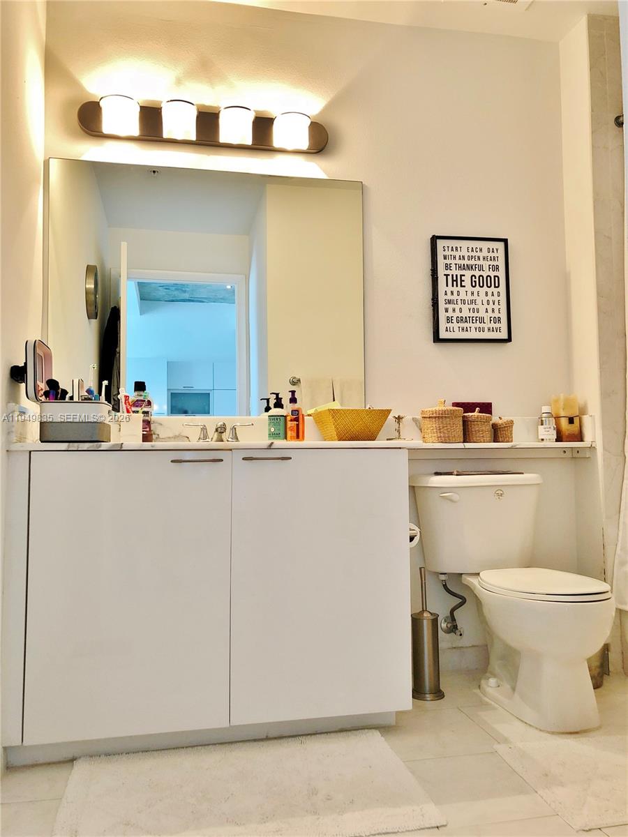 234 Northeast 3rd Street, Unit 1605 Miami, FL 33132 - Photo 7 of 23