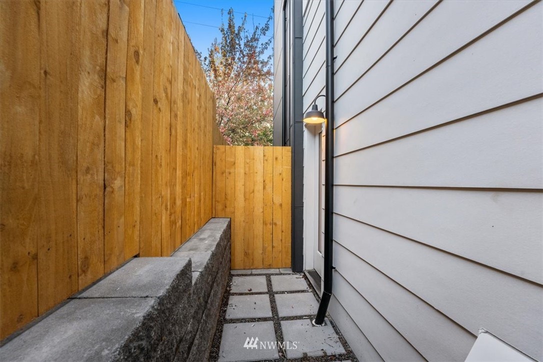 614 North 41st Street Seattle, WA 98103 - Photo 22 of 25 Gallery Image 22