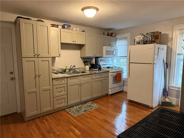 $1,650 | 251 High Street, Unit 3, Cumberland, RI 02864