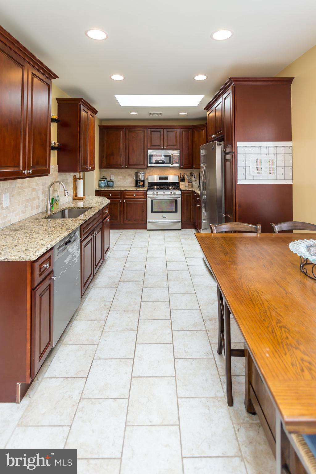 412 East Manoa Road Havertown, PA 19083 - Photo 16 of 46