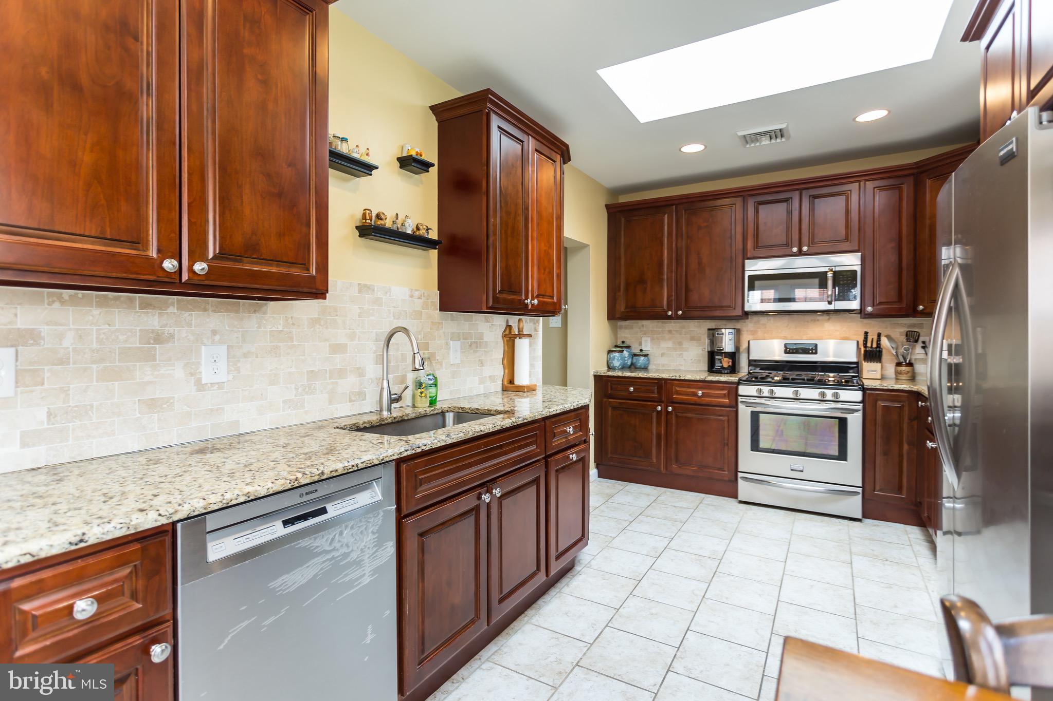 412 East Manoa Road Havertown, PA 19083 - Photo 17 of 46