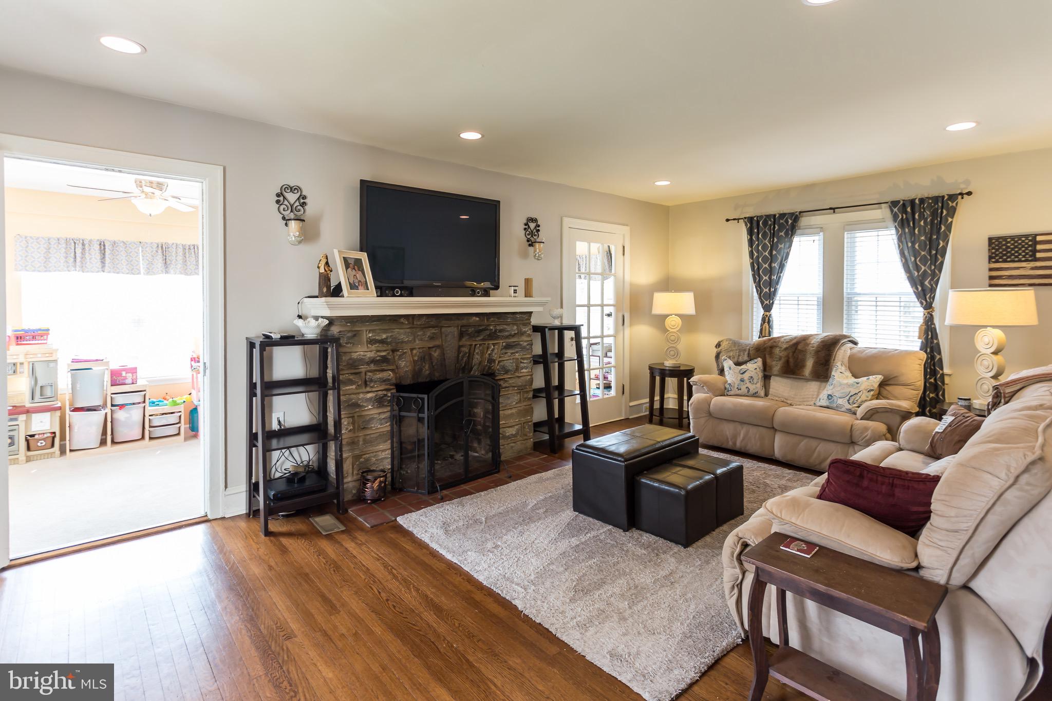412 East Manoa Road Havertown, PA 19083 - Photo 6 of 46