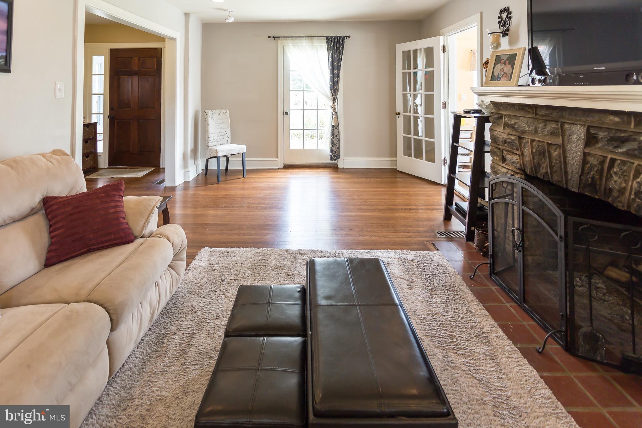 412 East Manoa Road Havertown, PA 19083 - Photo 9 of 46