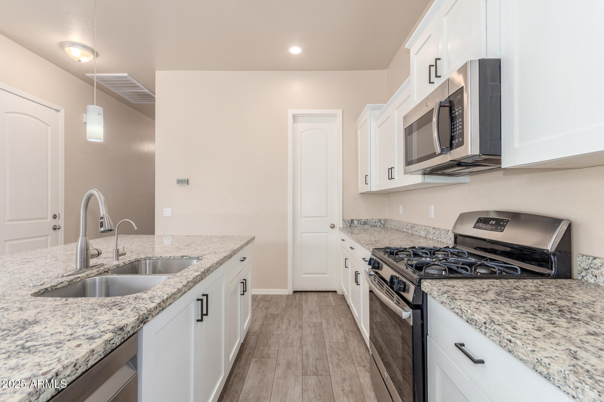 707 West Coles Road Phoenix, AZ 85041 - Photo 11 of 41 05 Coles