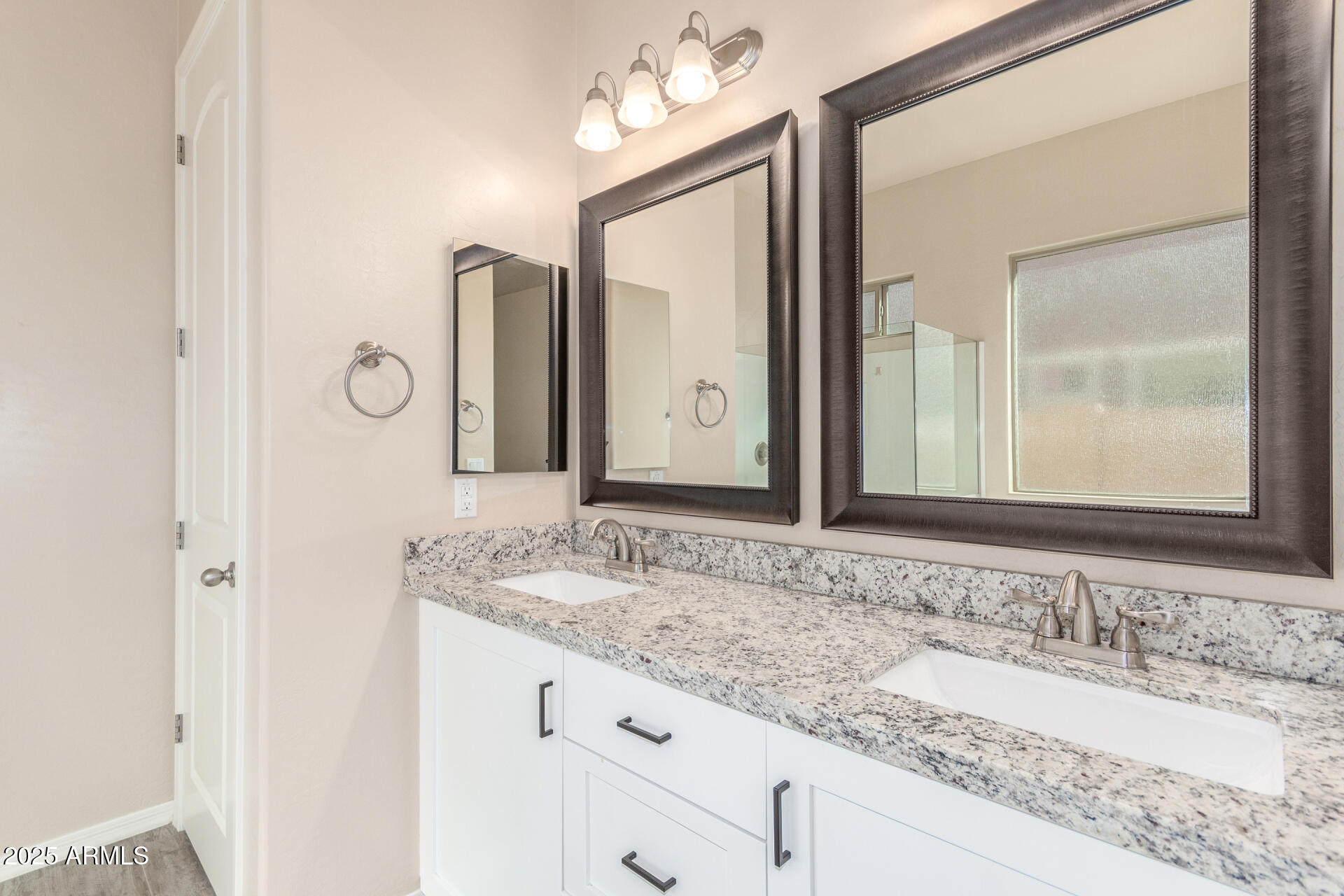 707 West Coles Road Phoenix, AZ 85041 - Photo 18 of 41 11 Coles