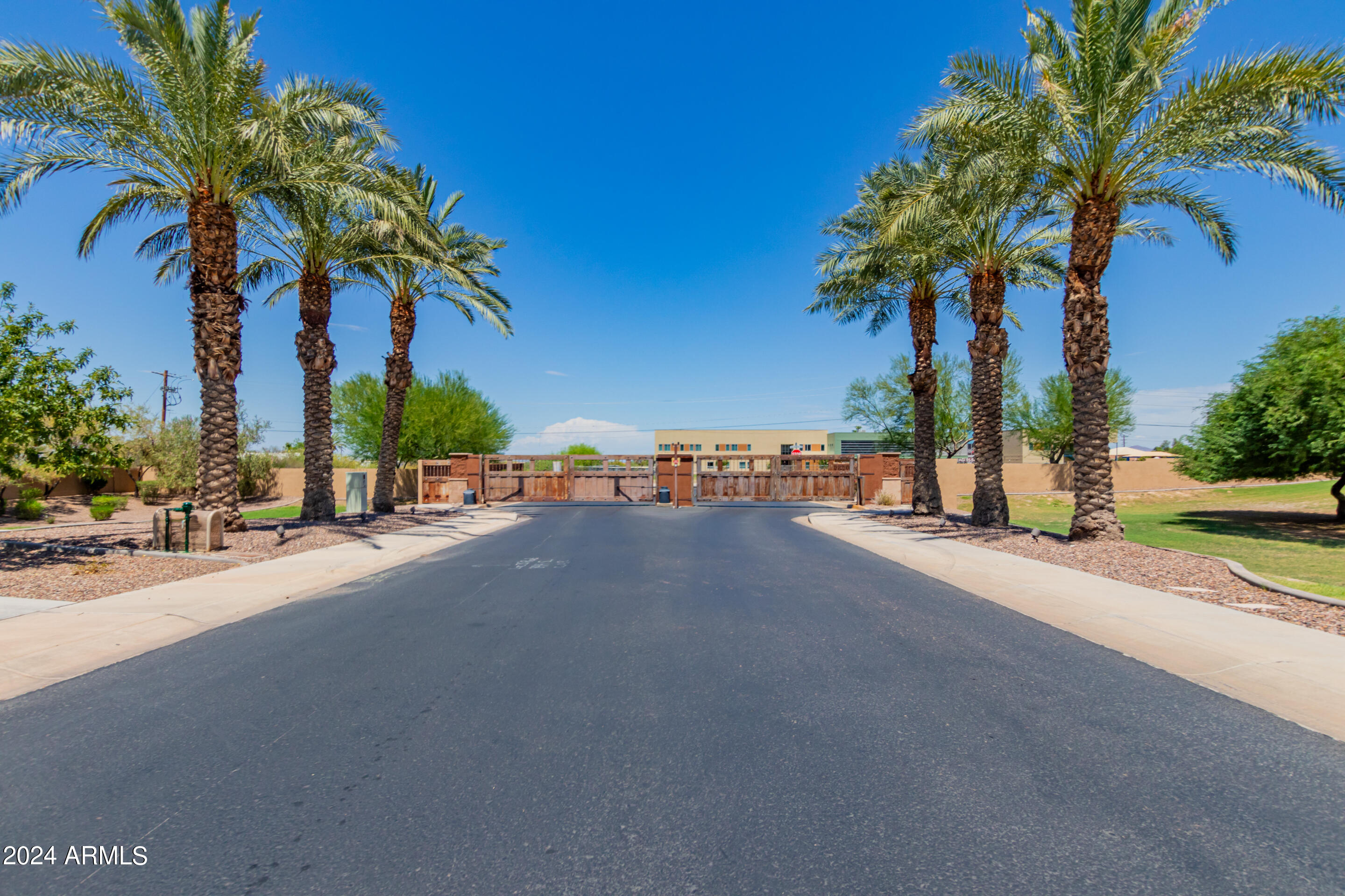 707 West Coles Road Phoenix, AZ 85041 - Photo 35 of 41 46-Coles