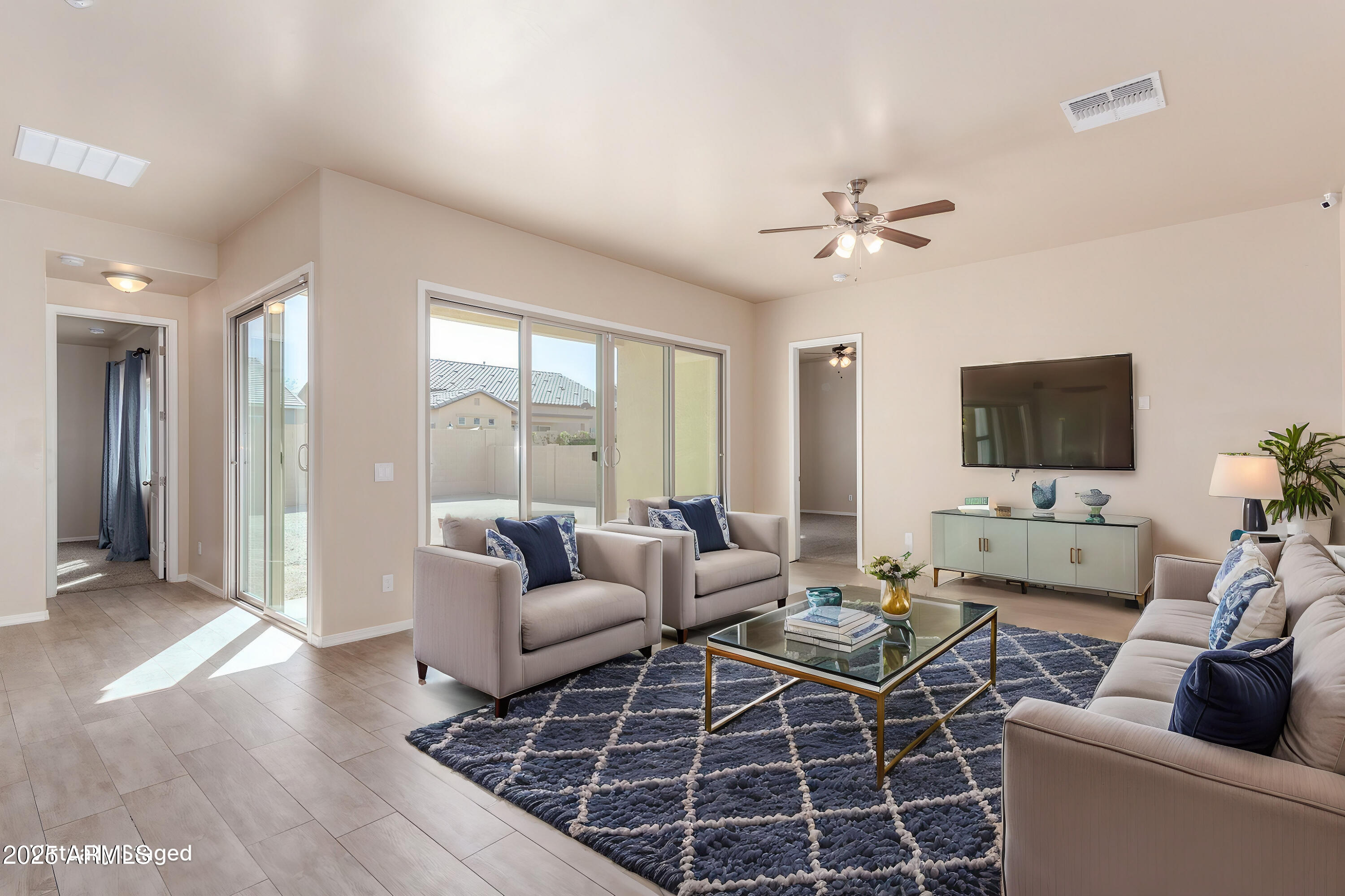 707 West Coles Road Phoenix, AZ 85041 - Photo 6 of 41 item_60 VS Watermark