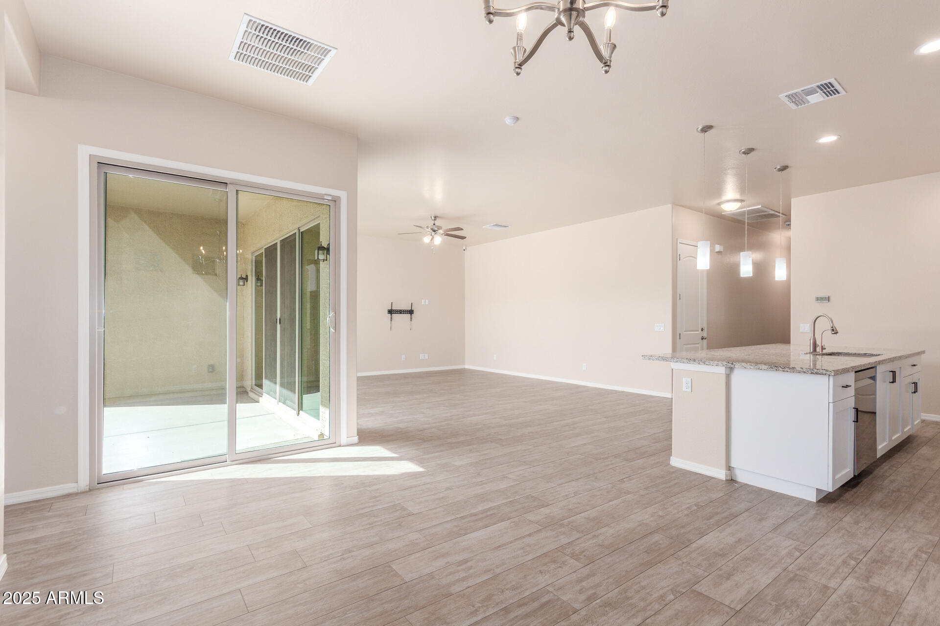 707 West Coles Road Phoenix, AZ 85041 - Photo 9 of 41 03 Coles