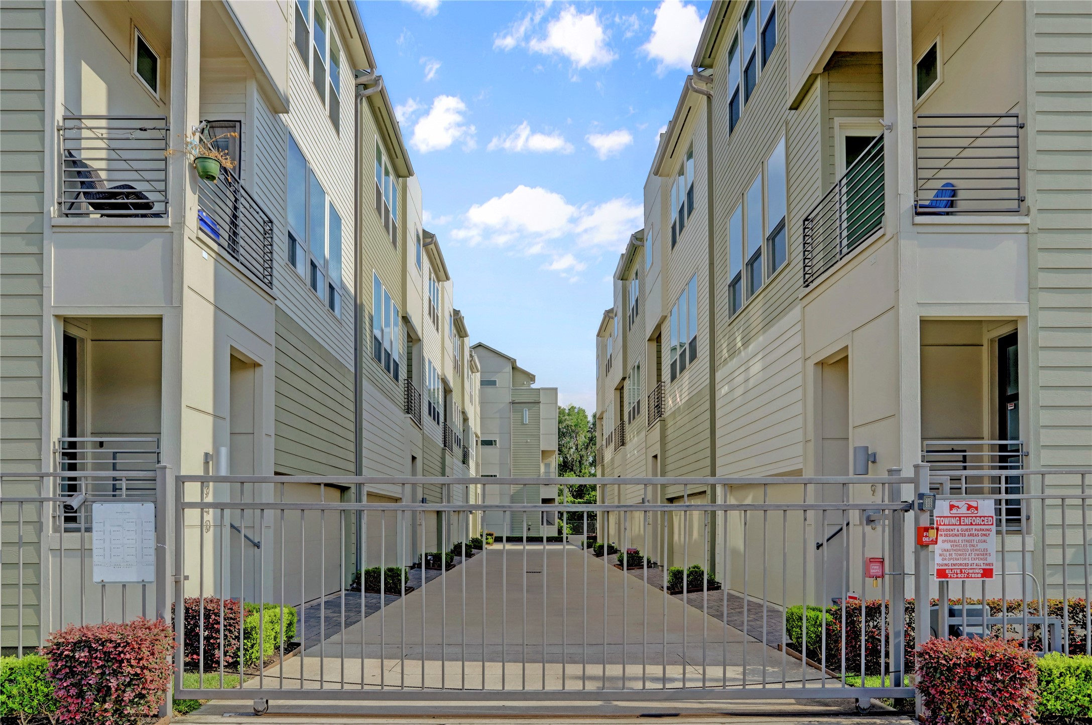 954 West 18th Street Houston, TX 77008 - Photo 29 of 30 Shady Acres Gardens is securely gated for added peace of mind.