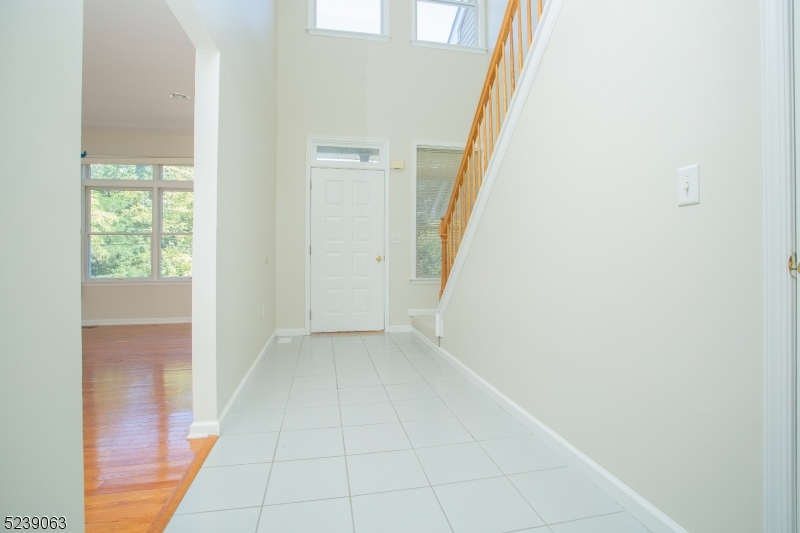 578 Old Dover Road Morris Plains, NJ 07950 - Photo 4 of 24