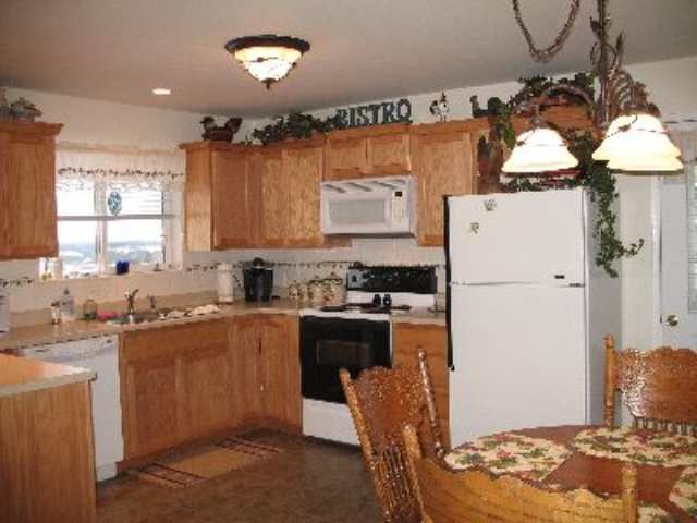 10110 South Sharon Road Spokane, WA 99223 - Photo 8 of 9
