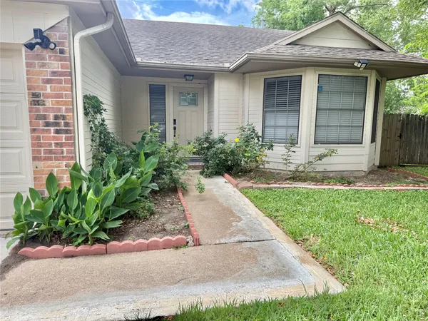 $2,350 | 13318 Ascot Glen Lane, Houston, TX 77082