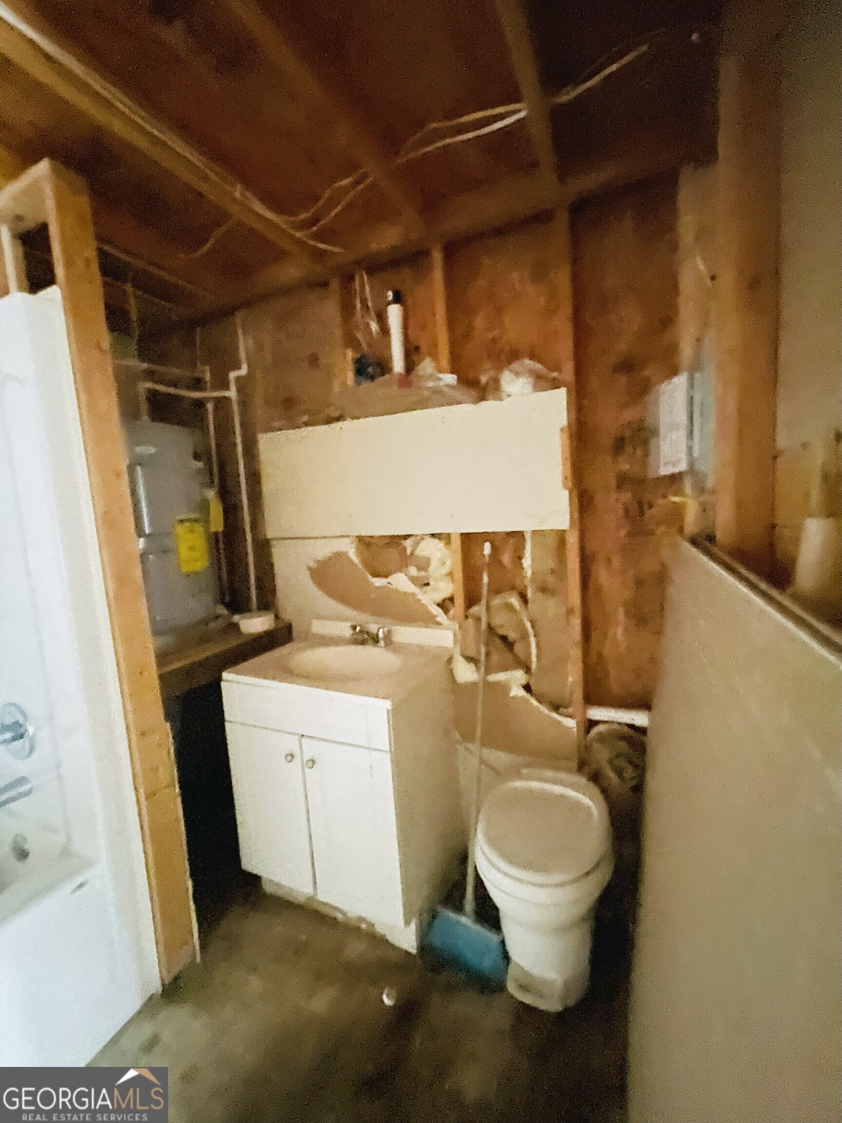 95 Hillcrest Court Cleveland, GA 30528 - Photo 11 of 26 a bathroom with a sink and toilet
