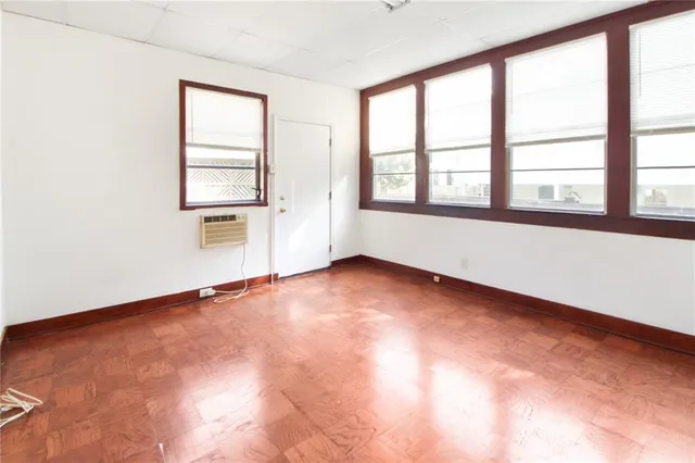 $374,900 | 319-21 Pelican Avenue, New Orleans, LA 70114