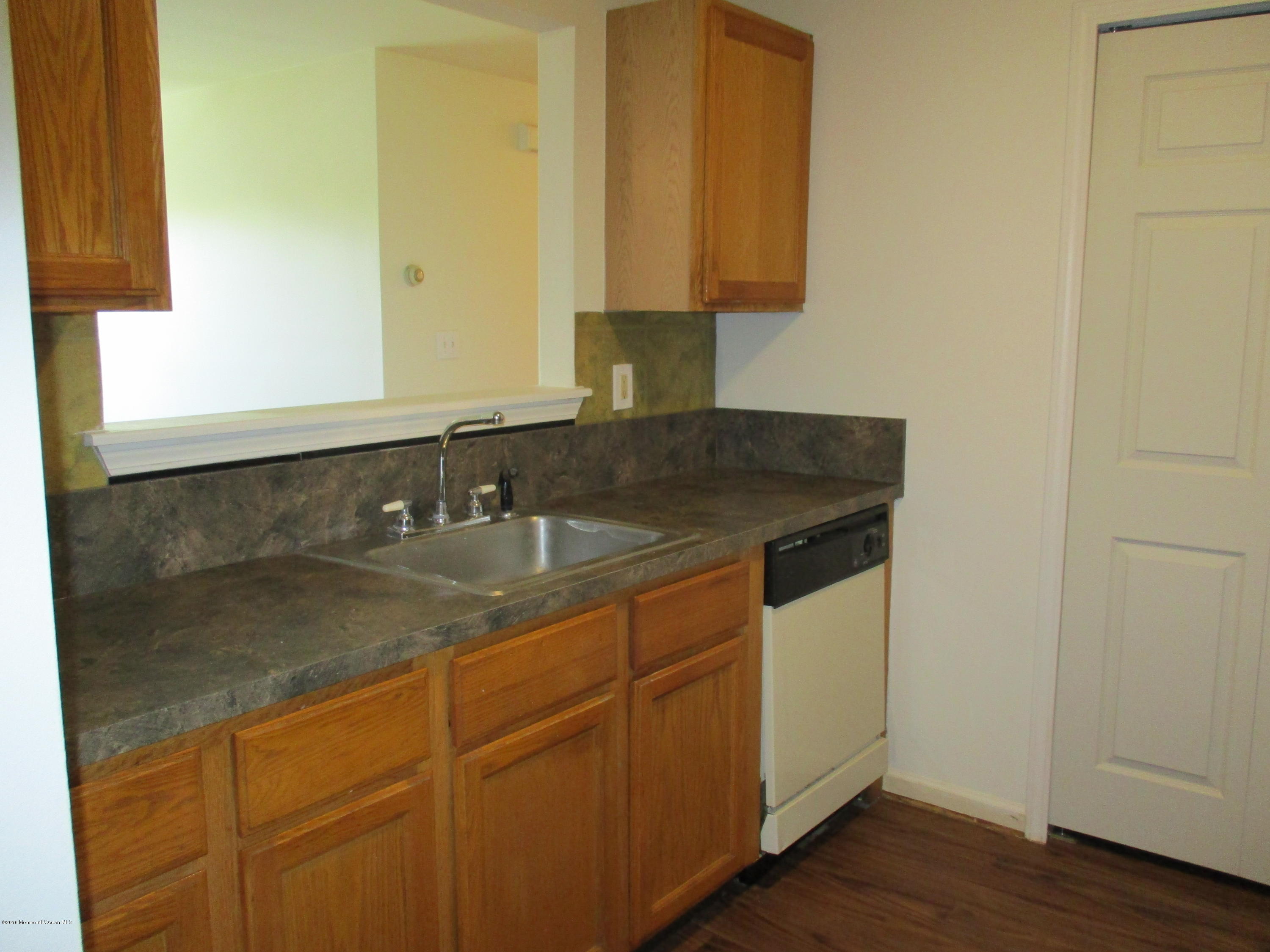 56 Prestwick Road Manalapan, NJ 07726 - Photo 13 of 21 IMG_1842