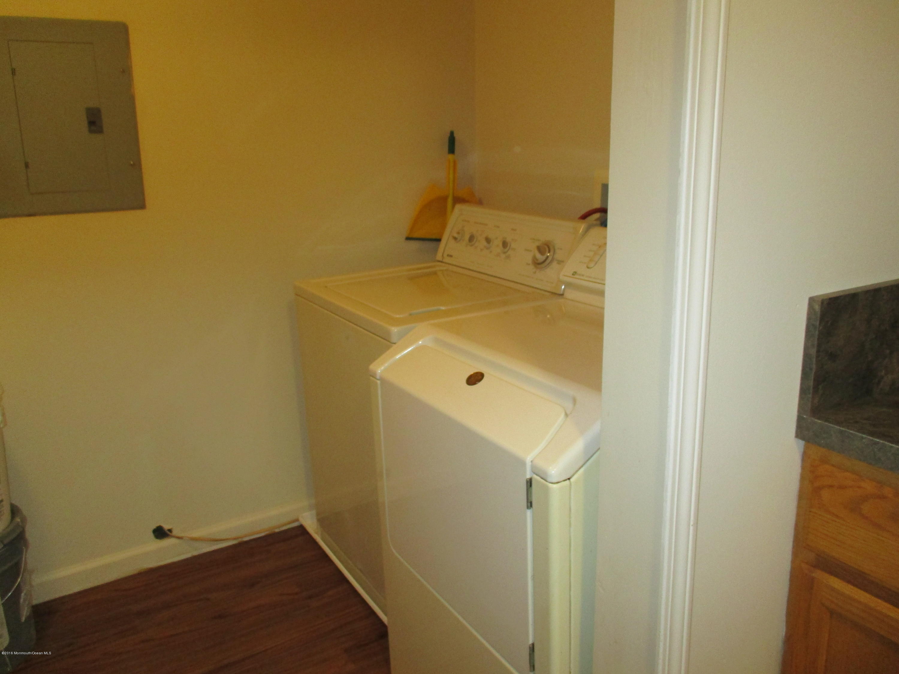 56 Prestwick Road Manalapan, NJ 07726 - Photo 20 of 21 IMG_1846