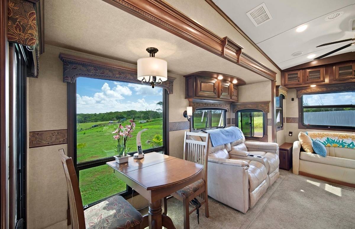 St, Unit 3C Kapaa, HI 96746 - Photo 8 of 25 a view of a living room and dining room