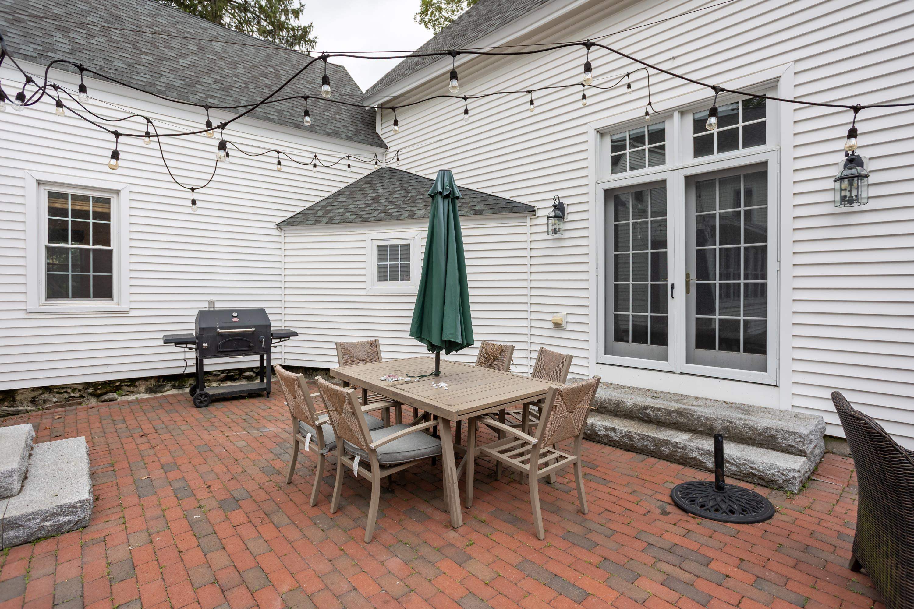 77 Broad Street Hollis, NH 03049 - Photo 8 of 47