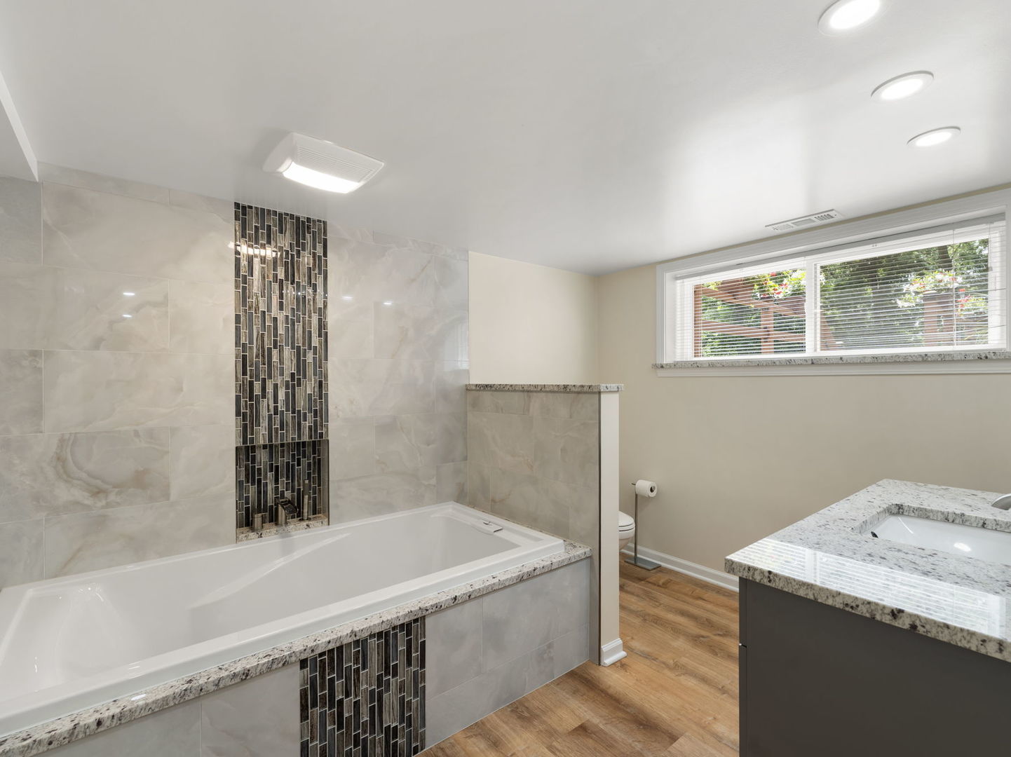 1412 Maple Road Joliet, IL 60432 - Photo 10 of 41