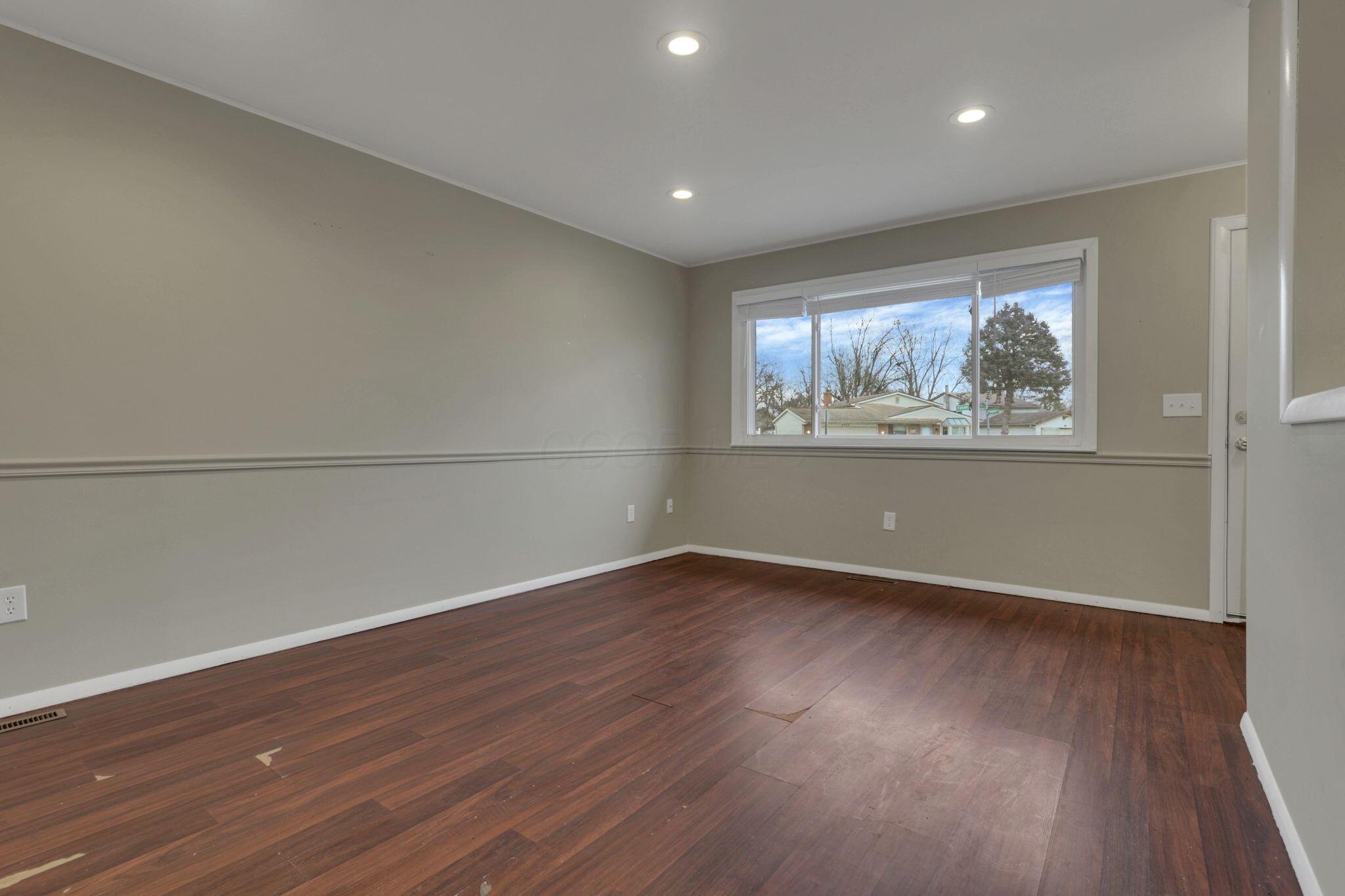 5414 Paladim Road Columbus, OH 43232 - Photo 10 of 51 10-web-or-mls-0N4A5040