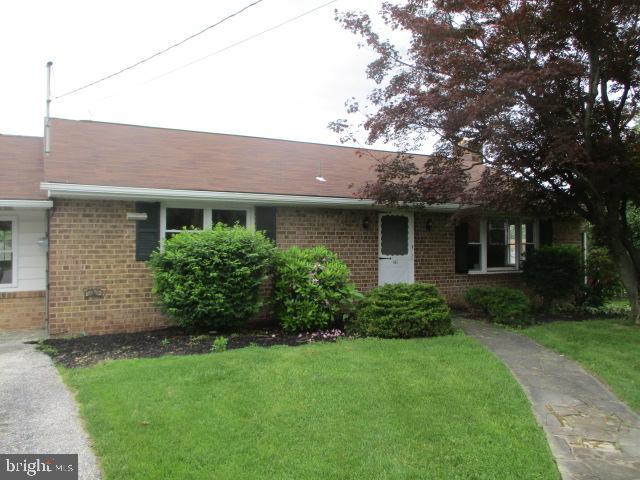 945 Maple Lane Hanover, PA 17331 - Photo 11 of 11 Exterior (Front)