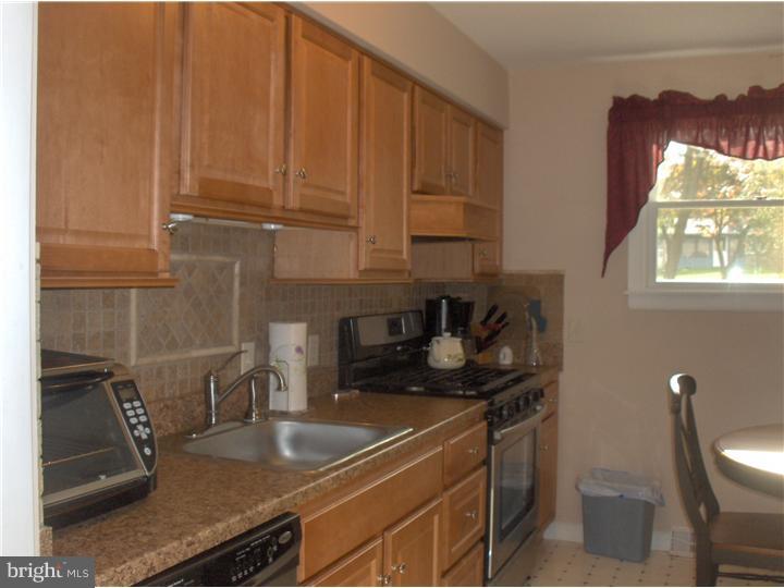 1147 Dager Road Warminster, PA 18974 - Photo 8 of 22 Kitchen