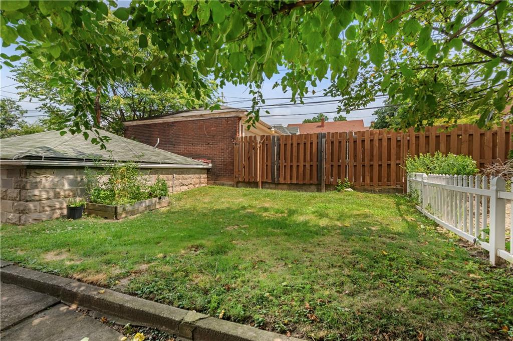 5923 Bryant Street Pittsburgh, PA 15206 - Photo 23 of 25