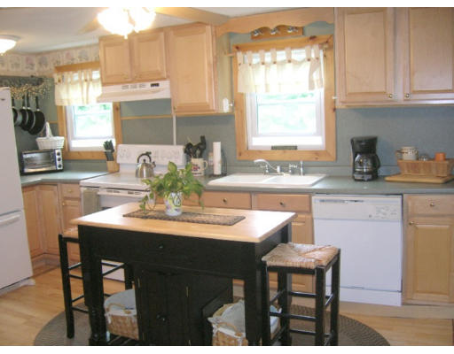 650 Cooley Street Springfield, MA 01128 - Photo 8 of 14