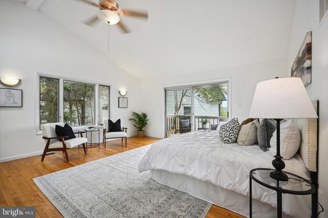 $1,160,000 | 6310 East Halbert Road, Bethesda, MD 20817