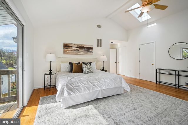 $1,160,000 | 6310 East Halbert Road, Bethesda, MD 20817