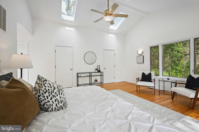 $1,160,000 | 6310 East Halbert Road, Bethesda, MD 20817