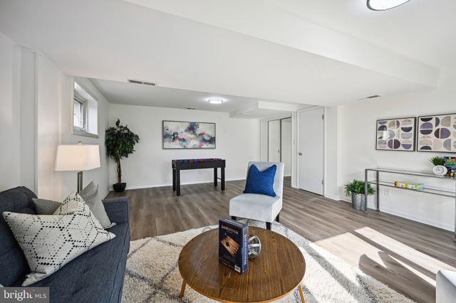 $1,160,000 | 6310 East Halbert Road, Bethesda, MD 20817