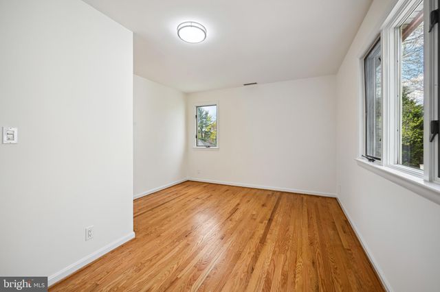 $1,160,000 | 6310 East Halbert Road, Bethesda, MD 20817