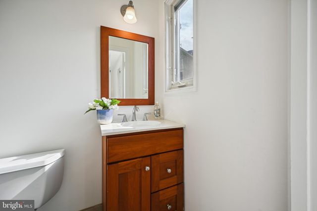 $1,160,000 | 6310 East Halbert Road, Bethesda, MD 20817