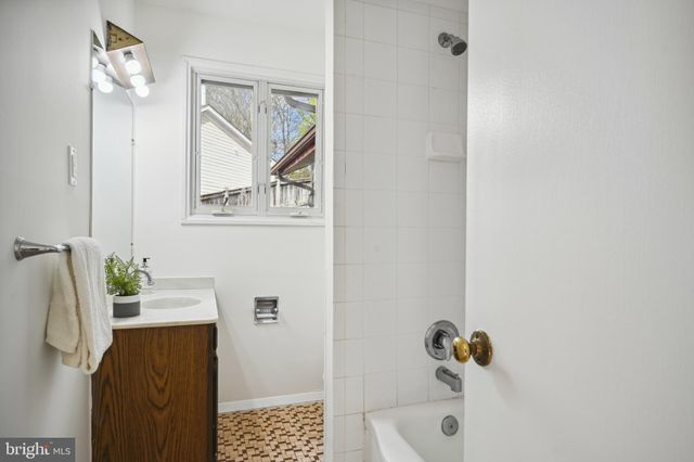 $1,160,000 | 6310 East Halbert Road, Bethesda, MD 20817