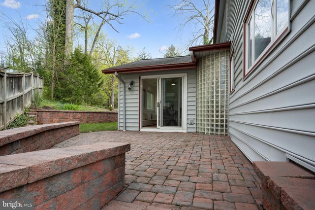 $1,160,000 | 6310 East Halbert Road, Bethesda, MD 20817