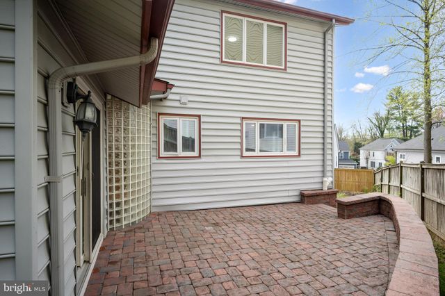 $1,160,000 | 6310 East Halbert Road, Bethesda, MD 20817