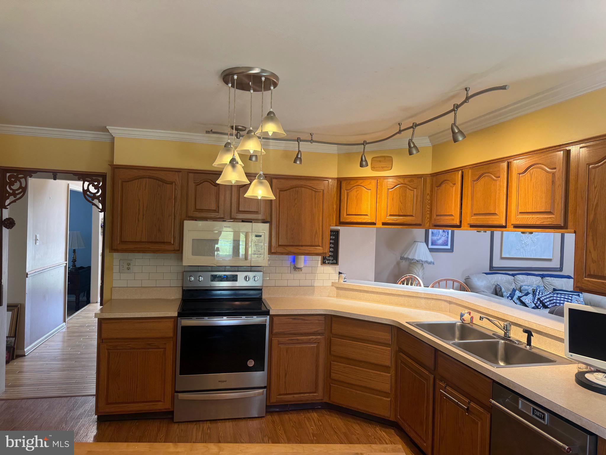 418 Welsford Road Fairless Hills, PA 19030 - Photo 8 of 21 Kitchen