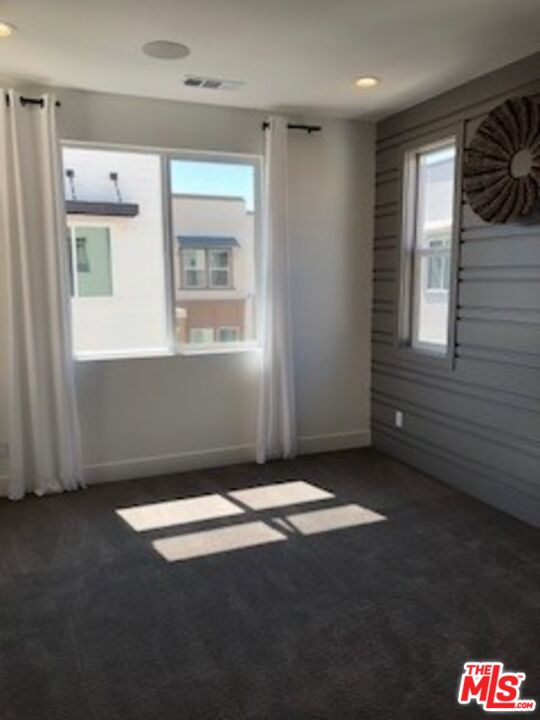527 Daniel Freeman Circle Inglewood, CA 90301 - Photo 20 of 36 a view of an empty room with a window