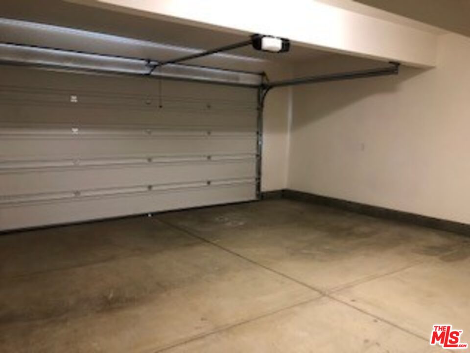 527 Daniel Freeman Circle Inglewood, CA 90301 - Photo 36 of 36 a view of a small space